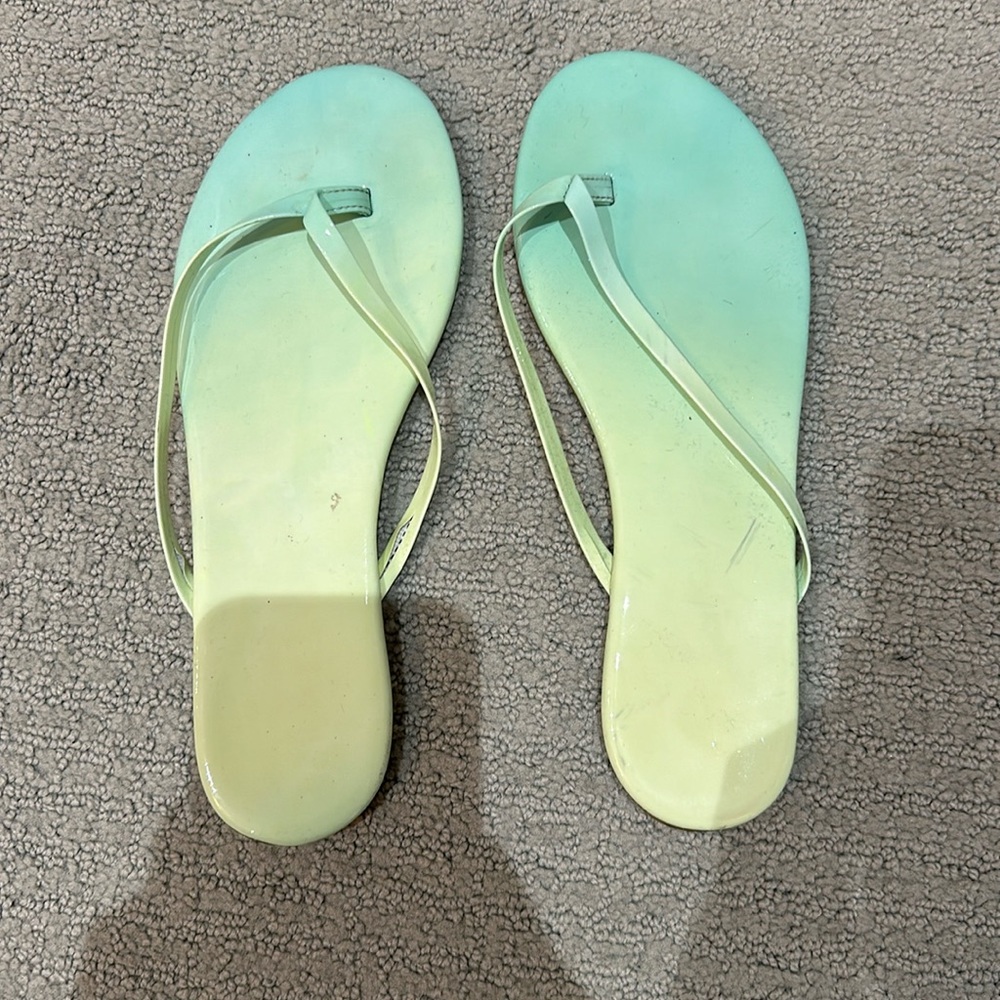 Tkees sandles